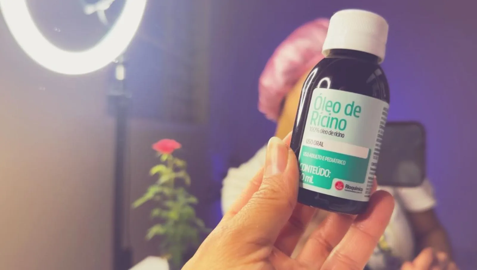 Umectação Noturna com Óleo de Rícino: Como Salvei Meu Cabelo com Essa Técnica Simples.