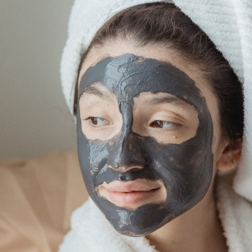 Máscaras Faciais: Receitas Caseiras e Produtos do Mercado