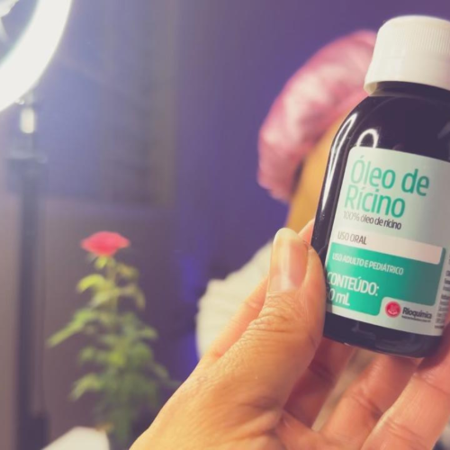 Umectação Noturna com Óleo de Rícino: Como Salvei Meu Cabelo com Essa Técnica Simples.